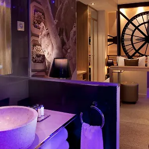 Hotel Secret De - & (adults Only), Parigi