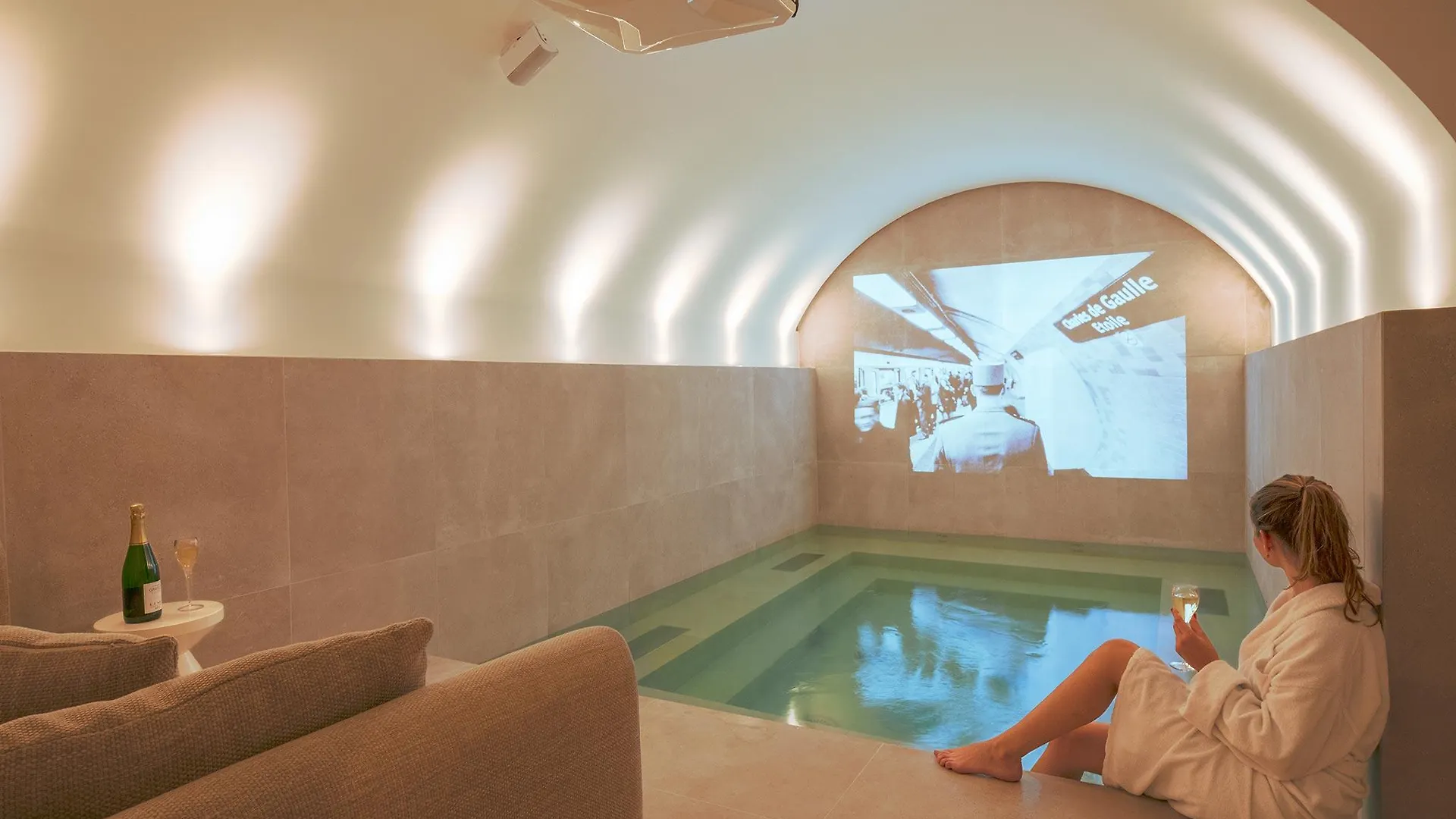 Hotel Dadou Париж