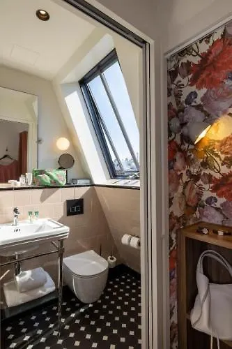 Hotel Dadou باريس 4*,