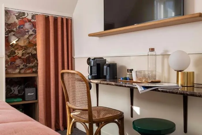 Hotel Dadou باريس 4*,  فرنسا