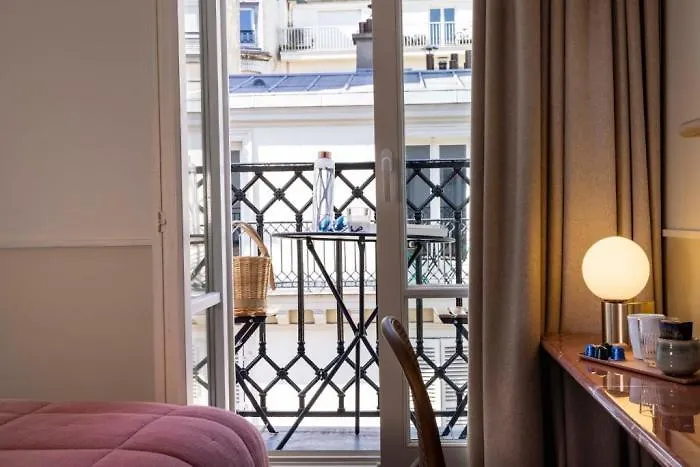 Hotel Dadou باريس