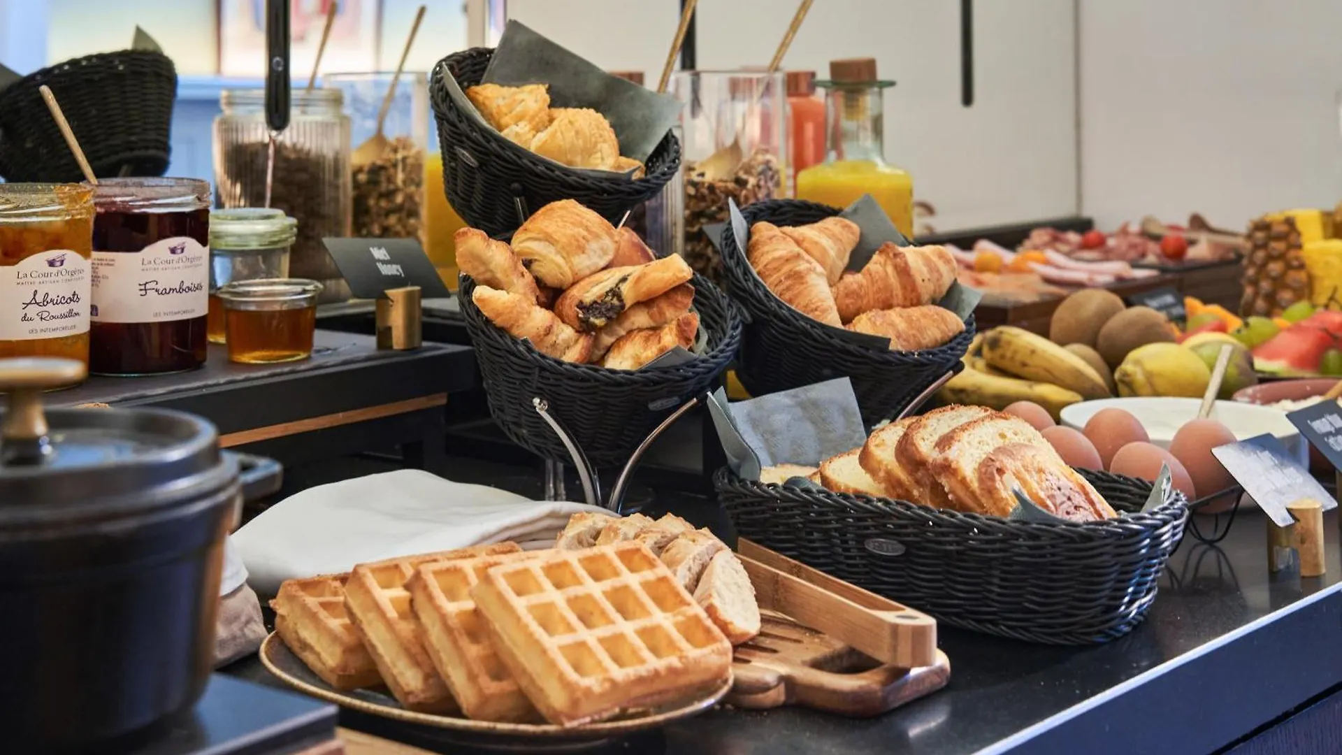 Hotel Dadou باريس 4*,  فرنسا